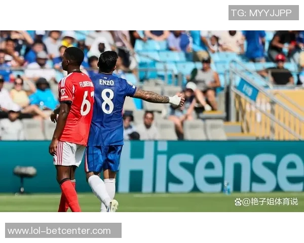 本菲卡狂胜巴萨5-1帽子戏法引爆全场激情瞬间回顾