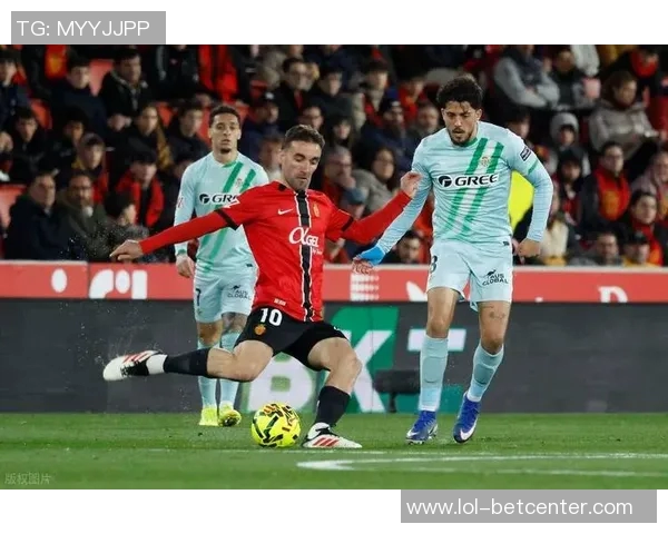 西甲激战阿森纳大胜马竞红牌事件引发全场热议与转会传闻